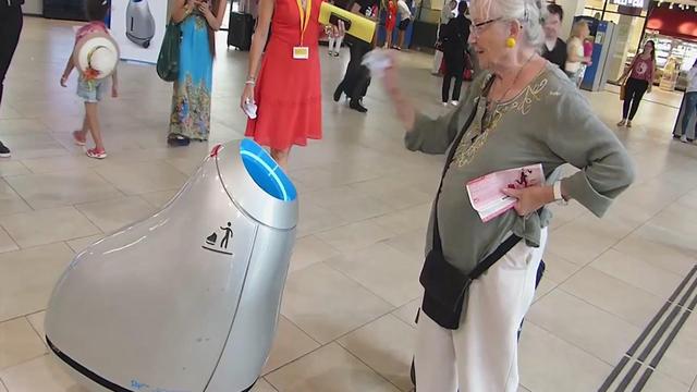 智能垃圾桶，招手它就過來了